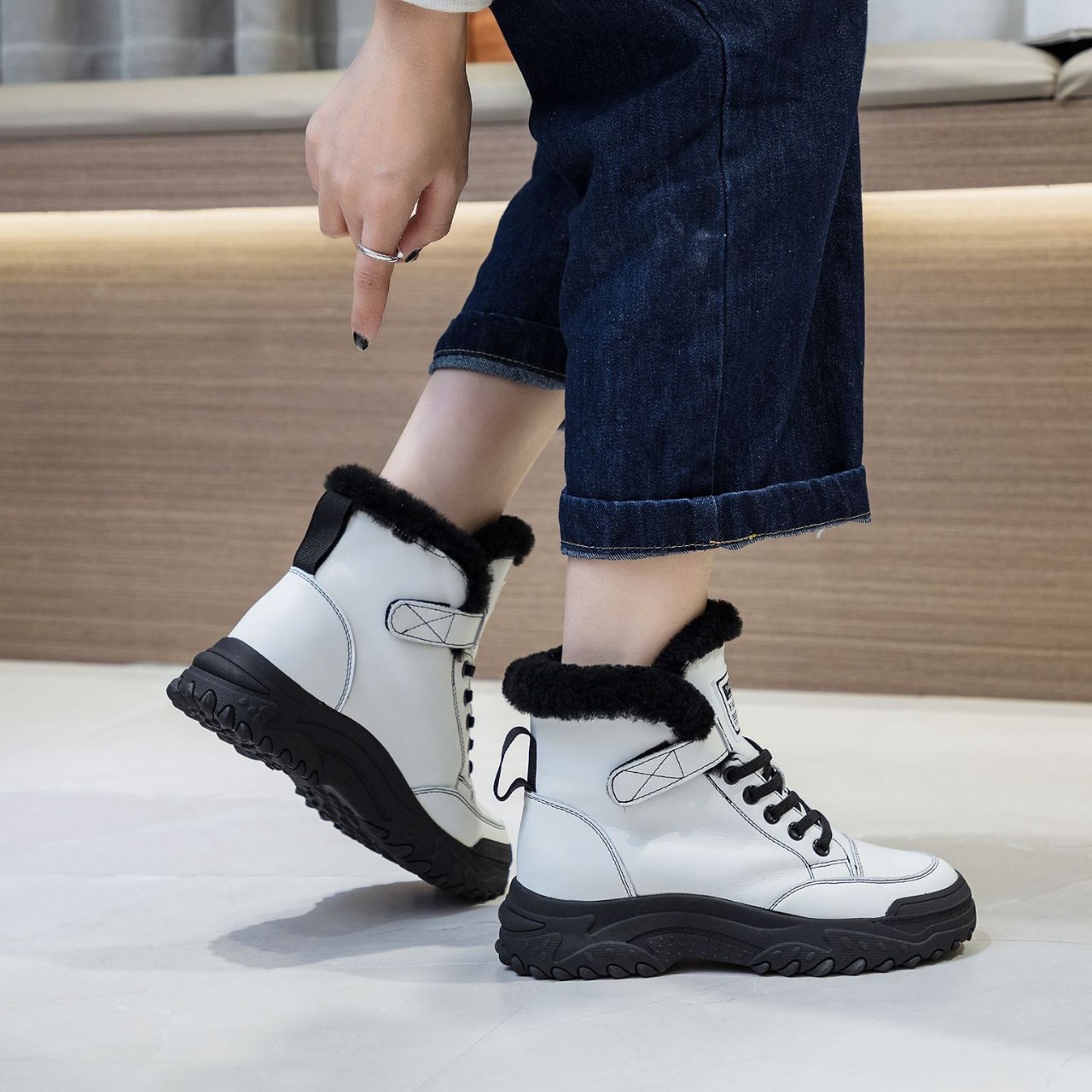 New Winter Genuine Leather Sho - огляд і ціна Badminton Korea